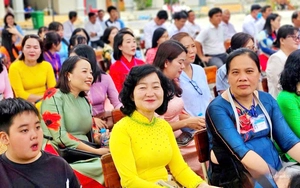 Bỏ chia hạng chức danh nhà giáo làm nức lòng giáo viên cả nước - Ảnh 2.