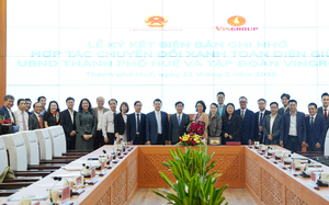 Thành phố Huế trao 100 suất học bổng khuyến học nhân ngày sinh Chủ tịch Hồ Chí Minh - Ảnh 7.