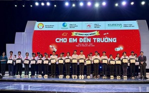 Hội Khuyến học tỉnh Đồng Nai tổ chức Chương trình trao học bổng tiếp sức học sinh, sinh viên vượt khó học tốt  - Ảnh 7.