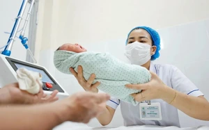 Đề xuất hỗ trợ tài chính cao với nhóm phụ nữ sinh đủ 2 con trước 35 tuổi nhằm đảm bảo mức sinh thay thế - Ảnh 3.