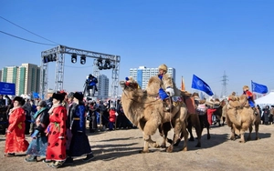 Du lịch Mông Cổ mùa thấp điểm, trải nghiệm truyền thống săn đại bàng vượt thời gian - Ảnh 9.