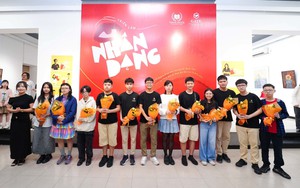 Triển lãm tranh truyền cảm hứng cho các sĩ tử bước vào mùa thi - Ảnh 3.