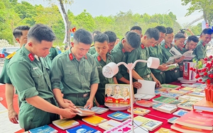 Hơn 1.000 học sinh, sinh viên tham gia Ngày sách và Văn hoá đọc lần thứ 4 năm 2025 tại Hà Tĩnh - Ảnh 3.