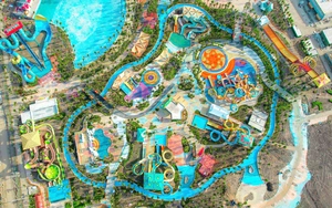 Du khách hào hứng check in không gian rực rỡ cờ hoa tại Sun World Ba Na Hills - Ảnh 12.