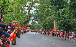 Chương trình Duyệt đội ngũ và Diễu hành quần chúng: Khơi dậy khát vọng vươn lên của Hải Phòng - Ảnh 2.