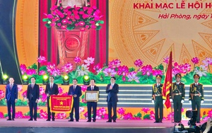 Lễ kỷ niệm 70 năm Ngày Giải phóng Hải Phòng và khai mạc Lễ hội Hoa Phượng Đỏ - Hải Phòng 2025 - Ảnh 1.