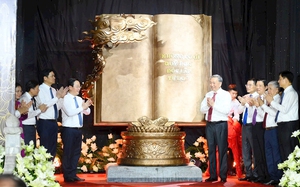 Trang trọng khánh thành tượng 'Bác Hồ về thăm quê' - Ảnh 8.