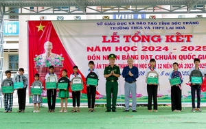 Bộ đội Bi&ecirc;n ph&ograve;ng tặng qu&agrave; Tết cho 50 học sinh ngh&egrave;o vượt kh&oacute; ở v&ugrave;ng cao Si Ma Cai - Ảnh 13.