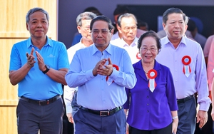 Giáo sư, Tiến sĩ Nguyễn Thị Doan chúc mừng Đại học CMC - Ảnh 2.