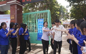 Sau mùa thi tuyển sinh lớp 10: Những nỗi niềm còn mãi - Ảnh 2.