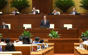 Đại biểu Quốc hội "hỏi xoáy" Bộ trưởng Nguyễn Kim Sơn về buổi dạy học thứ hai tại trường học - Ảnh 3.