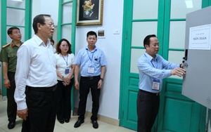 Thái Nguyên nhiều tuyến phố bị ngập sâu - Ảnh 3.