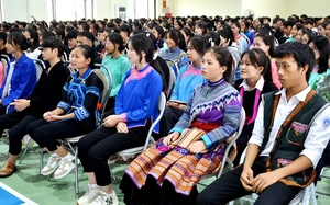 Hơn 9.200 thí sinh Lào Cai đội mưa đến phòng thi đúng giờ, an toàn để thi môn Ngữ văn - Ảnh 21.