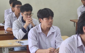 Bộ Công an xác định 3 thí sinh dùng ứng dụng AI giải đề Toán trong lúc thi  - Ảnh 3.