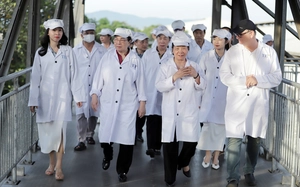 Đoàn công tác Giải thưởng Nhân tài Đất Việt 2025 khảo sát công trình máy tinh lọc mật ong tại Thanh Hóa - Ảnh 12.