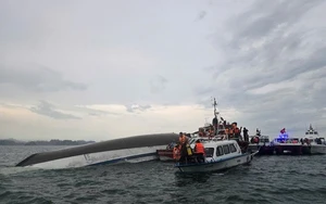 Vụ lật tàu du lịch: Ngành y tế Quảng Ninh tập trung toàn lực cứu chữa nạn nhân - Ảnh 8.
