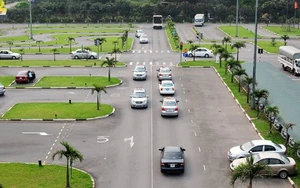 Gi&aacute;o vi&ecirc;n dạy l&aacute;i xe cần đ&aacute;p ứng ti&ecirc;u chuẩn n&agrave;o? - Ảnh 2.