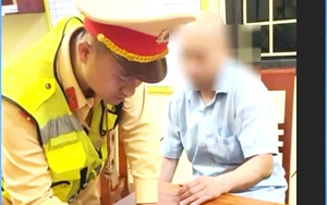 Hỗ trợ gia đình các nạn nhân vụ tai nạn giao thông nghiêm trọng xảy ra ở Lào Cai - Ảnh 4.
