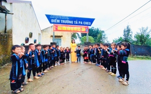 Khánh thành Trường trung học phổ thông chuyên Lào Cai và khai giảng năm học mới - Ảnh 22.