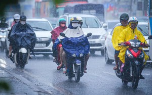 Người dân xem diễu binh cần chú ý thời tiết có mưa - Ảnh 1.