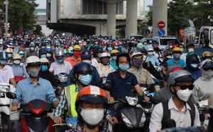 Thủ tướng khuyến khích phục vụ miễn phí đồ ăn, nước uống phục vụ người dân xem diễu binh, diễu hành - Ảnh 2.