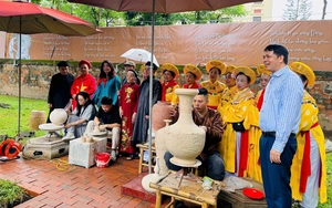 Hoạ sĩ Phạm Tuấn Dũng và đam mê hội hoạ bất tận với "Khoảnh trời riêng" - Ảnh 14.