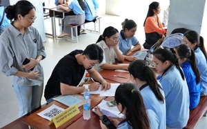 Bỏ xét tuyển học bạ: Bước đi cần thiết để làm trong sạch giáo dục - Ảnh 2.