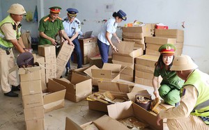 Tò he, đèn ông sao, mặt nạ bồi thành “hàng hot” Trung thu 2025 - Ảnh 3.