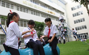 Bộ Gi&aacute;o dục v&agrave; Đ&agrave;o tạo tặng Bằng khen cho nam sinh dũng cảm cứu người trong vụ ch&aacute;y ở Lĩnh Nam - Ảnh 2.