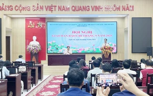 Một nữ sinh ở Nghệ An bị nhóm bạn đánh hội đồng trong ngày khai giảng - Ảnh 4.