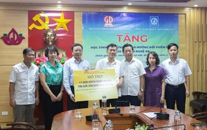 Một nữ sinh ở Nghệ An bị nhóm bạn đánh hội đồng trong ngày khai giảng - Ảnh 2.