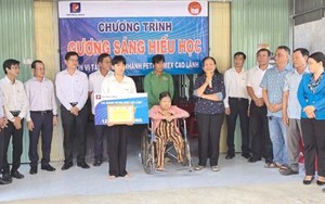 Lan tỏa tinh thần khuyến học: Trao học bổng 32 triệu đồng cho sinh vi&ecirc;n vượt kh&oacute; tại Đồng Th&aacute;p - Ảnh 3.