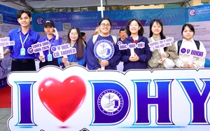 Đại học siết ti&ecirc;u ch&iacute;, chấm dứt dạy chay, học chay - Ảnh 4.