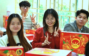 100 suất học bổng khuyến học đến với học sinh kh&oacute; khăn Cao Bằng trước thềm Xu&acirc;n B&iacute;nh Ngọ - Ảnh 5.