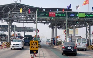 Lần đầu ti&ecirc;n, Cảnh s&aacute;t giao th&ocirc;ng cấm phương tiện lưu th&ocirc;ng tr&ecirc;n cao tốc - Ảnh 2.