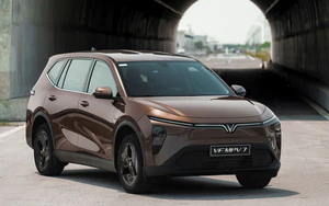 VF MPV 7 hưởng ưu đ&atilde;i 9%: Gia đ&igrave;nh đ&ocirc;ng người th&ecirc;m l&yacute; do &ldquo;chốt&rdquo; xe - Ảnh 3.