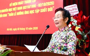 Hội Khuyến học Th&agrave;nh phố Hồ Ch&iacute; Minh trao 372 suất học bổng cho học cho học sinh, sinh vi&ecirc;n vượt kh&oacute; - Ảnh 7.