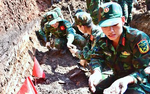 Tiếp tục ph&aacute;t hiện, quy tập th&ecirc;m 12 h&agrave;i cốt liệt sĩ tại C&ocirc;ng vi&ecirc;n L&ecirc; Thị Ri&ecirc;ng - Ảnh 3.