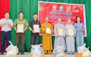 Hội Khuyến học tỉnh L&acirc;m Đồng trao qu&agrave; Tết cho học sinh vượt kh&oacute; tại x&atilde; Kiến Đức v&agrave; Quảng T&iacute;n - Ảnh 3.