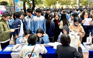 Quy định mới về việc miễn thi ngoại ngữ trong kỳ thi tốt nghiệp trung học phổ th&ocirc;ng 2026 - Ảnh 2.