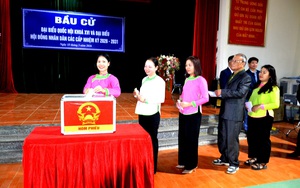 Ng&agrave;y hội non s&ocirc;ng v&agrave; trọng tr&aacute;ch trước Nh&acirc;n d&acirc;n - Ảnh 4.