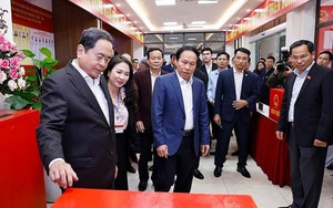 Cử tri 100 tuổi bầu cử sớm nhất ở x&atilde; Hồng Sơn, H&agrave; Nội - Ảnh 5.