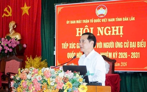 Trưởng ban Tuy&ecirc;n gi&aacute;o MTTQ Việt Nam Vũ Văn Tiến v&agrave; c&aacute;c ứng cử vi&ecirc;n đại biểu Quốc hội tiếp x&uacute;c cử tri Hải Ph&ograve;ng - Ảnh 8.