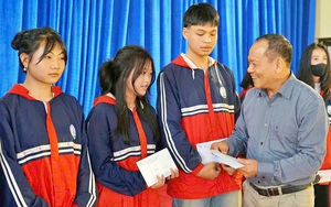 Hội Khuyến học tỉnh L&agrave;o Cai tiếp đo&agrave;n c&ocirc;ng t&aacute;c của Quỹ Hỗ trợ gi&aacute;o dục quốc tế Canada - Ảnh 5.