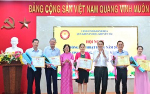 Quỹ Khuyến học, khuyến t&agrave;i Kh&aacute;nh H&ograve;a trao hơn 2,2 tỷ đồng học bổng - Ảnh 7.