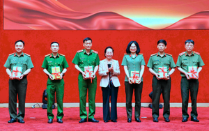 Ra mắt tủ s&aacute;ch Giải thưởng văn học Kim Đồng  - Ảnh 8.