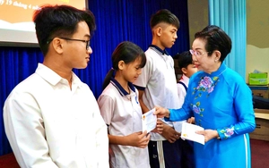 Hội Khuyến học tỉnh Đồng Th&aacute;p trao 54 suất học bổng VNSF - Ảnh 3.