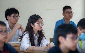 Trường c&ocirc;ng treo thưởng 50 triệu đồng cho thủ khoa đầu v&agrave;o lớp 10 - Ảnh 2.