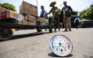 Nắng n&oacute;ng lan rộng c&aacute;c tỉnh th&agrave;nh, c&oacute; nơi l&ecirc;n 40 độ C - Ảnh 3.