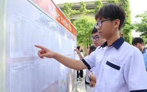 Thi v&agrave;o lớp 10 tại Th&agrave;nh phố Hồ Ch&iacute; Minh: Hơn 17.800 học sinh bỏ thi - Ảnh 2.